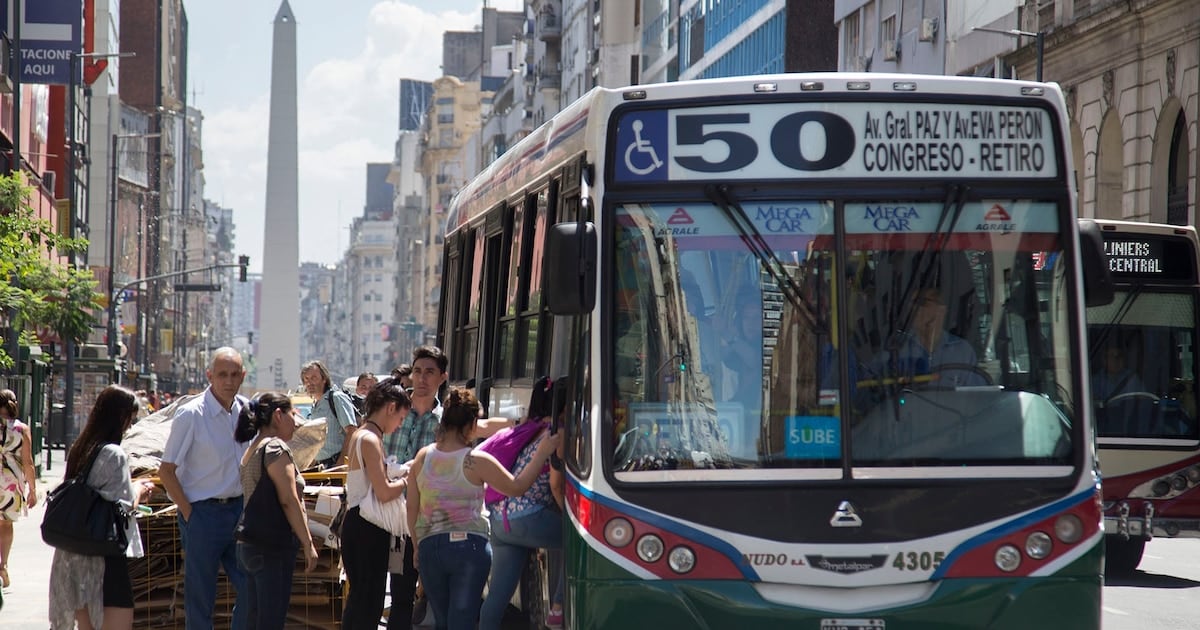 Tarifas en alza en la Ciudad: el boleto mínimo de colectivo trepa a $920,48 y el subte se acerca a los $1.817