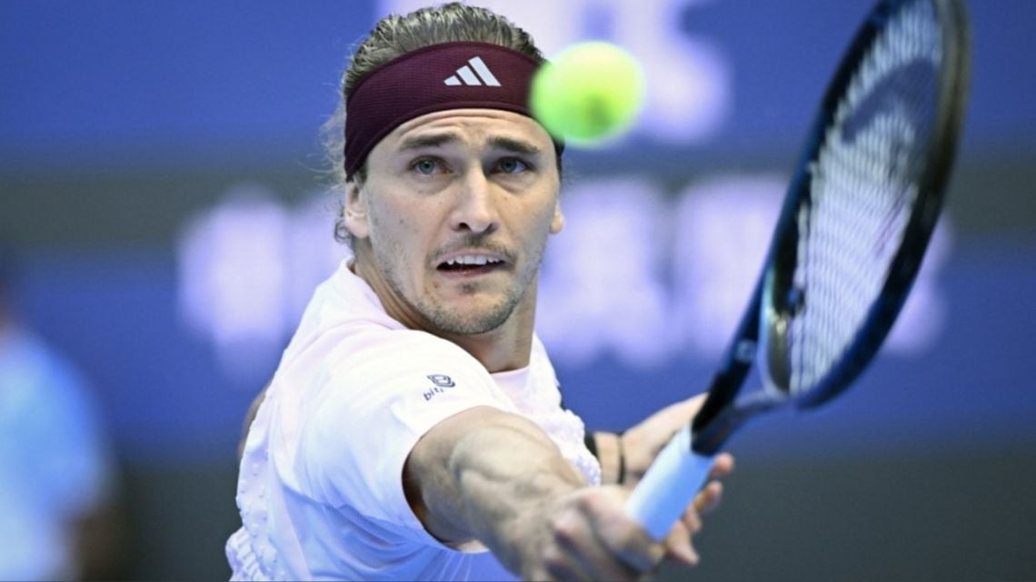 Zverev arrancó en Shanghái como si la cosa fuera en serio y se plantó contra los tres sets