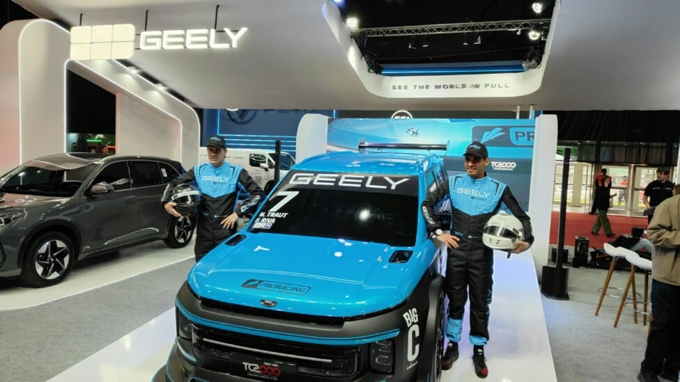 Geely se mete en el TC2000 y rompe el molde: primera automotriz china en animarse a la categoría