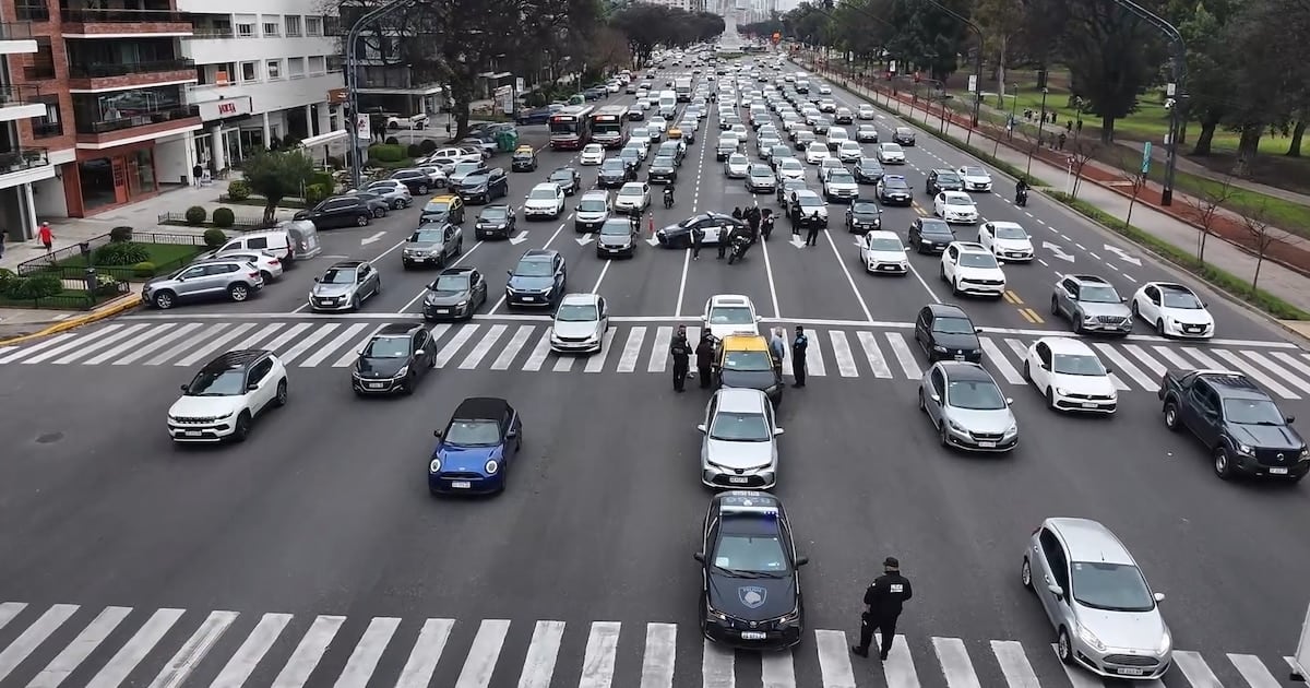 Dos choques múltiples en la Ciudad dejaron dos hospitalizados y seis autos involucrados