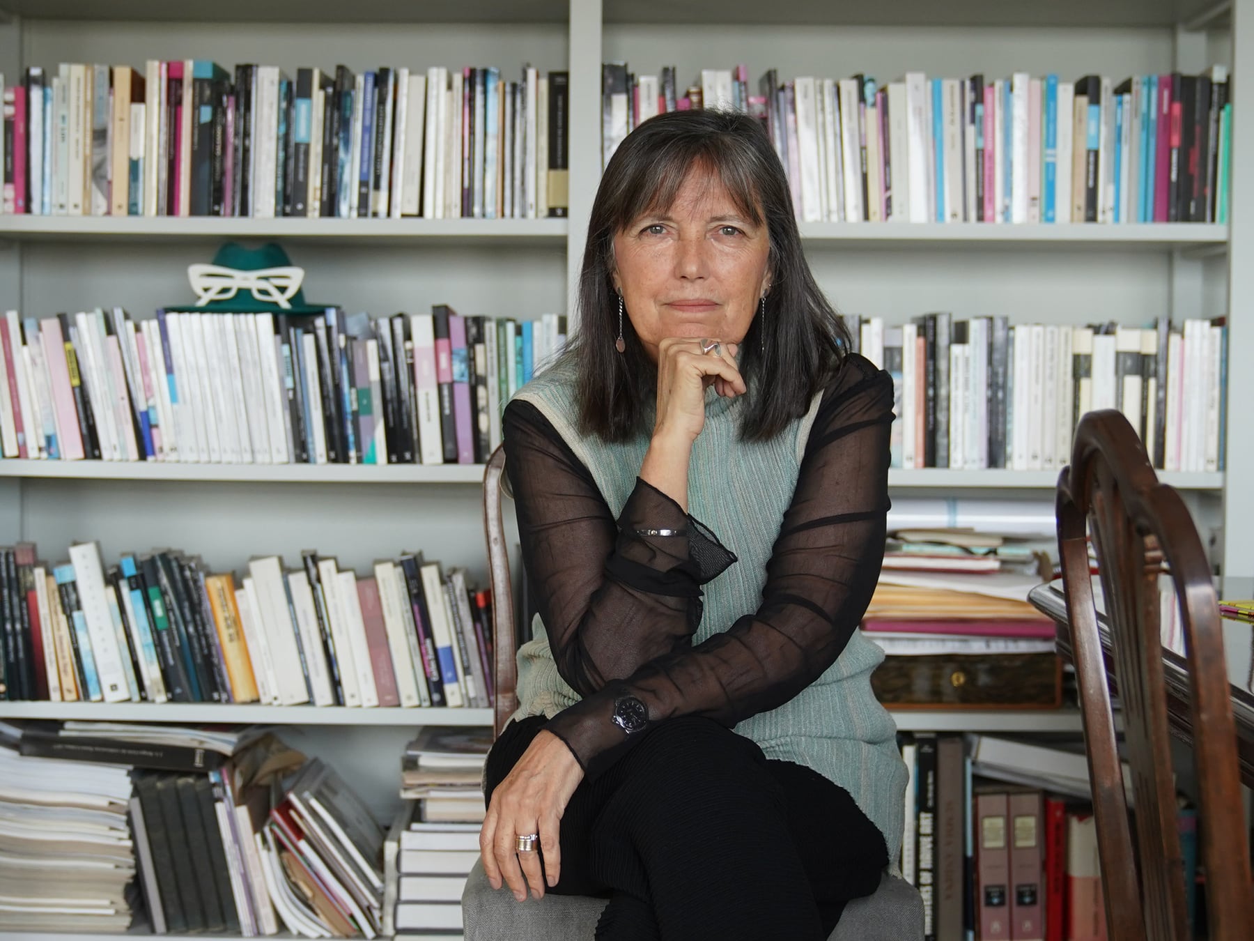 El pájaro que cantaba en el manuscrito: la nueva novela de Claudia Piñeiro, narrada desde el dolor y la memoria