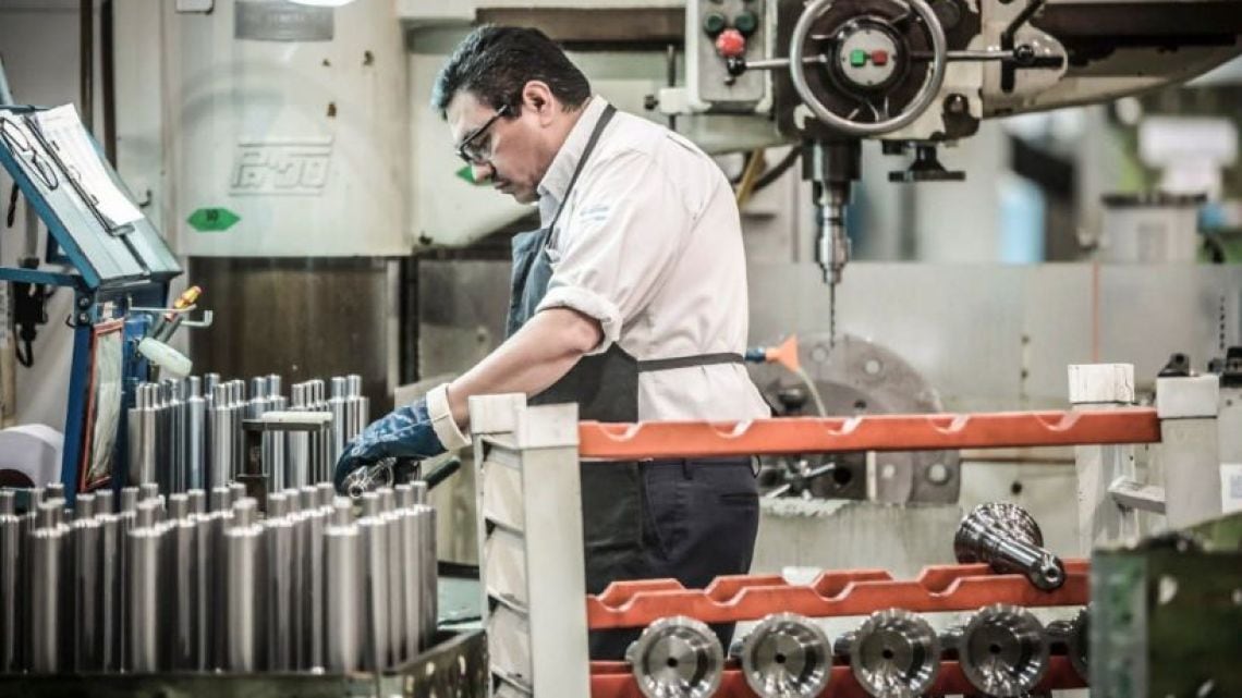 La manufactura acumula una sangría de 66 mil puestos y pierde peso en casi todo el país