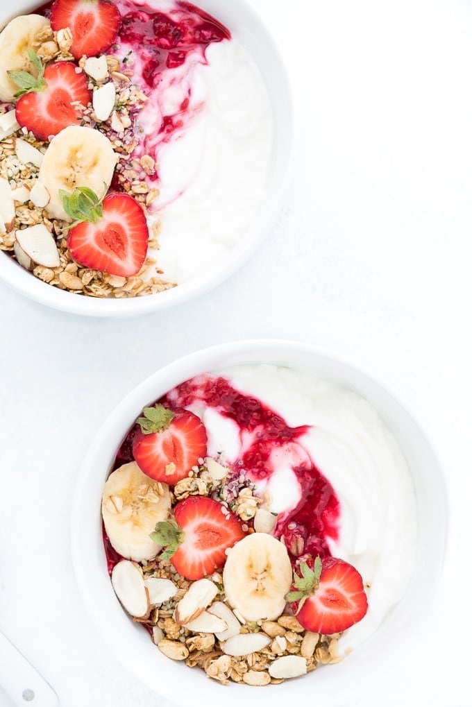Yogur griego y hígado graso: por qué un solo alimento no alcanza y qué sí está probado