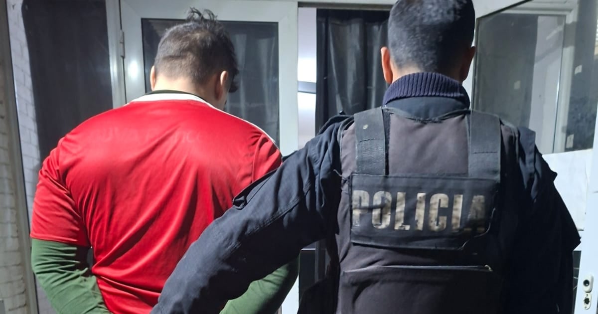 Rosario: un expolicía detenido por el femicidio de una joven en una pensión del noroeste