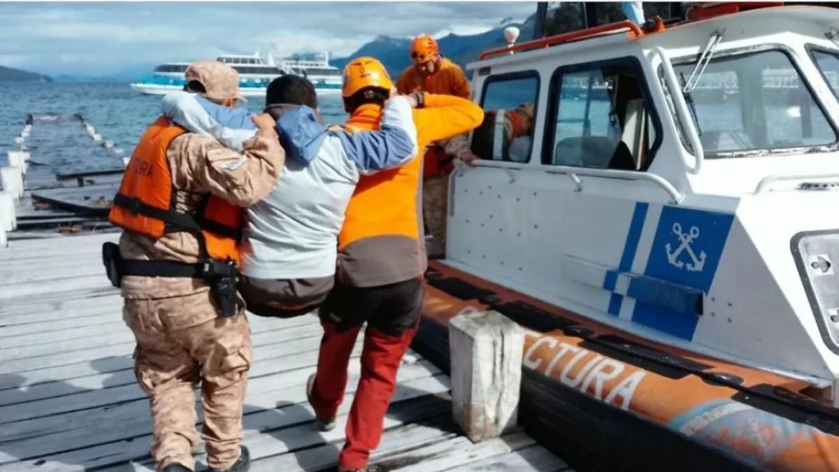Un tobillo en mal momento: así fue el operativo que sacó a un turista del sendero más famoso de Villa La Angostura