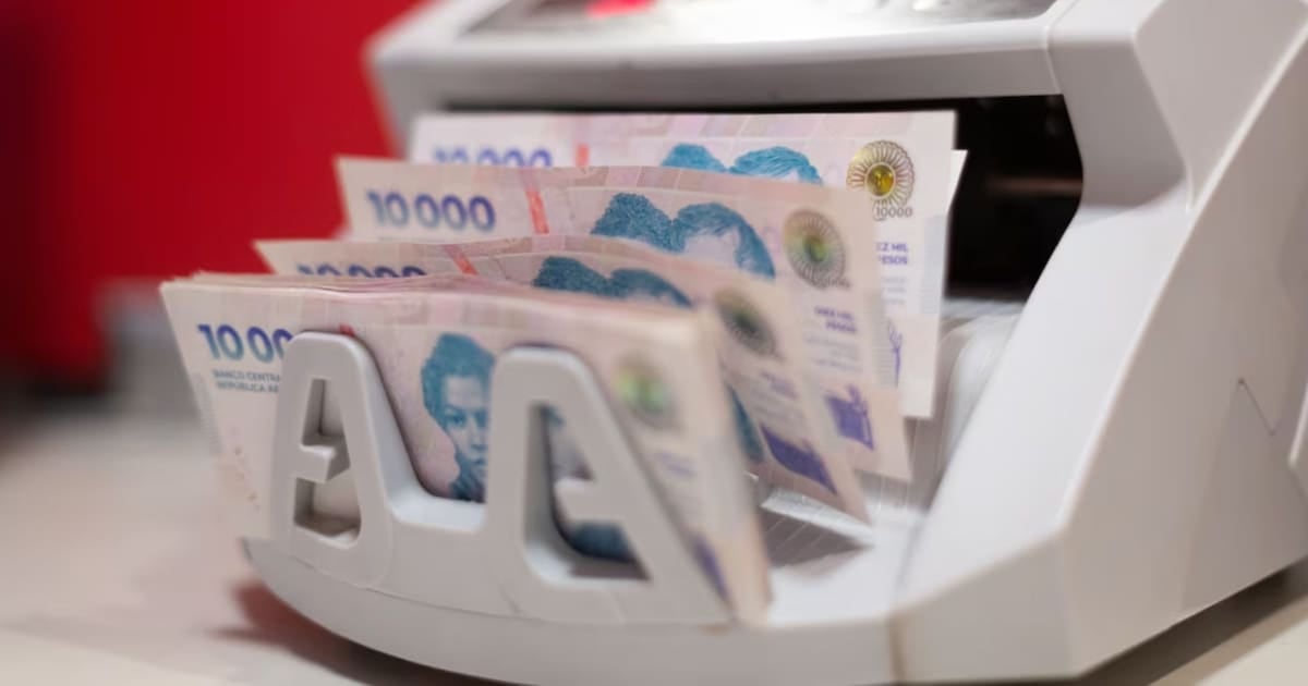 El Banco Central obliga a los bancos a cambiar billetes deteriorados a cualquier persona, incluso sin cuenta en la entidad