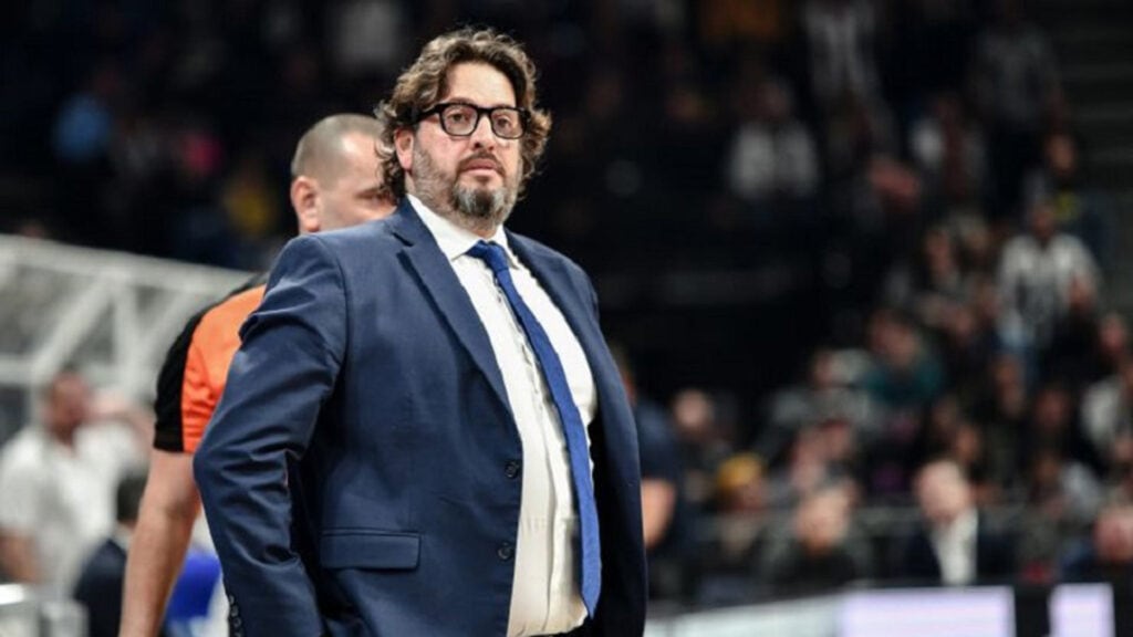 Baskonia cortó a Galbiati y ya suena un viejo conocido de la casa para tomar las riendas