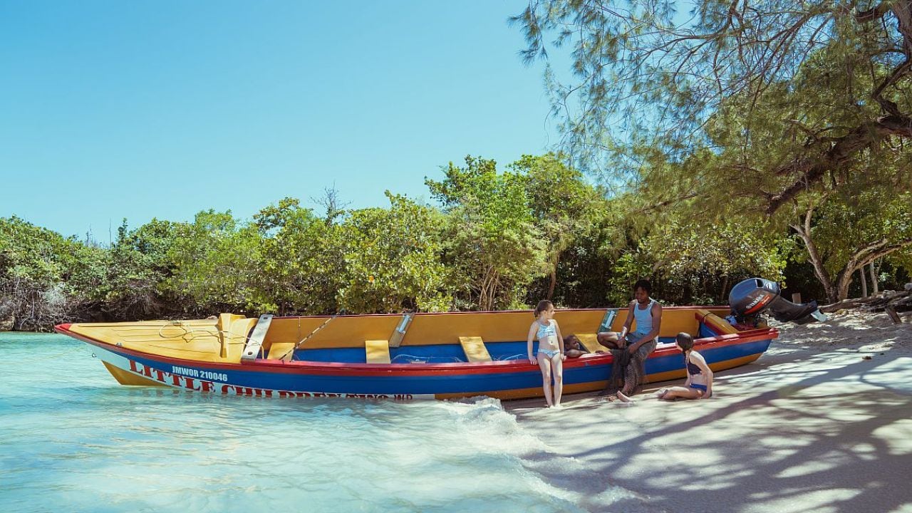 Jamaica sin filtro: playas calmas, montañas con café y una agenda que te saca del resort