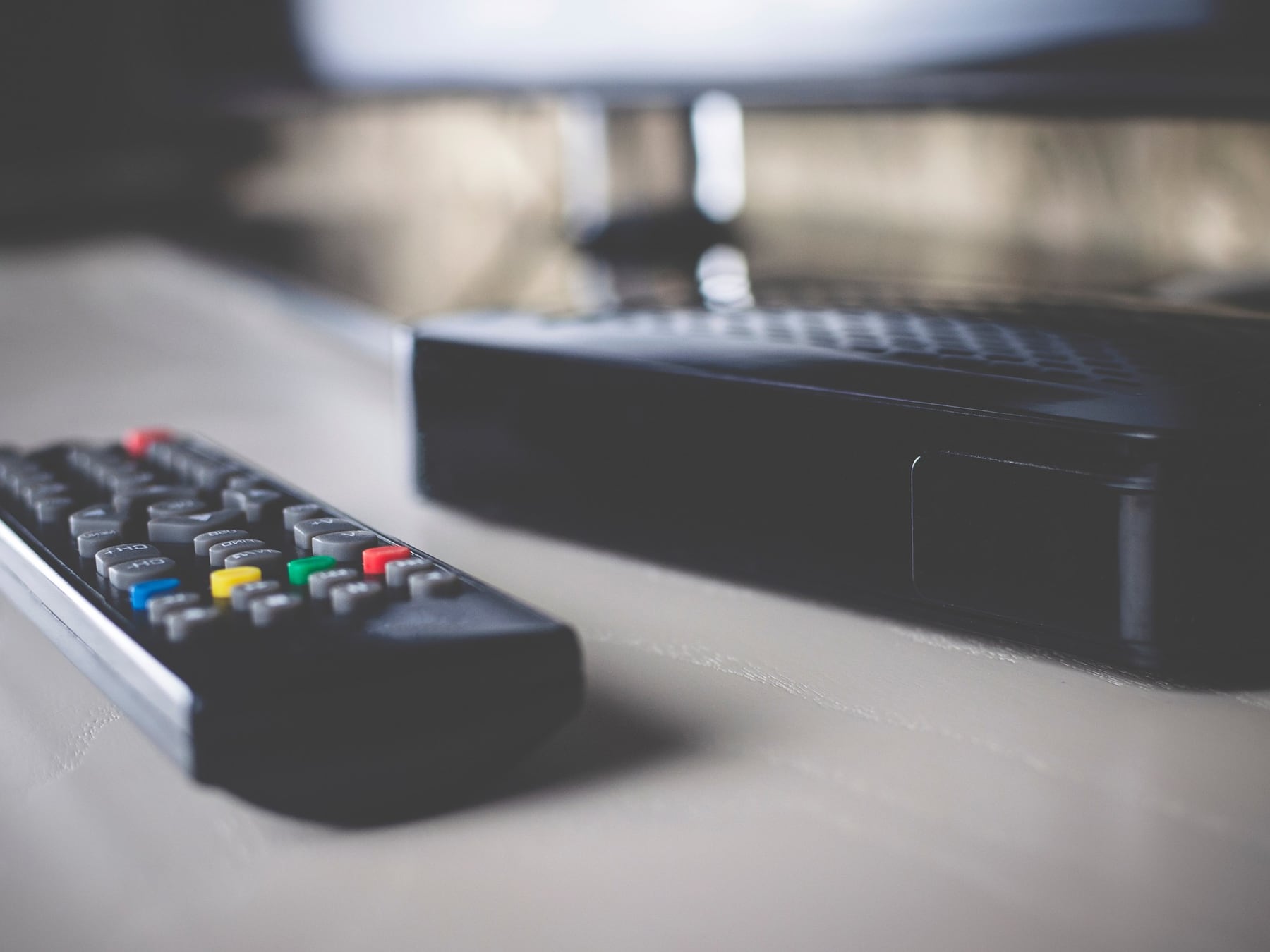Compraste una TV box barata y ya tenés un intruso en el Wi-Fi: qué encontraron dos chilenos en un aparatito vendido en Santiago