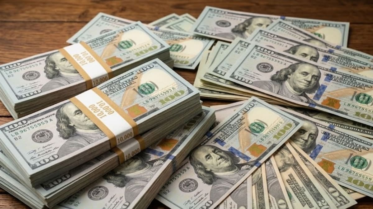 El blue se sostiene a 1.555 pesos y la brecha con el oficial se reduce al 1,3% en el inicio de la semana