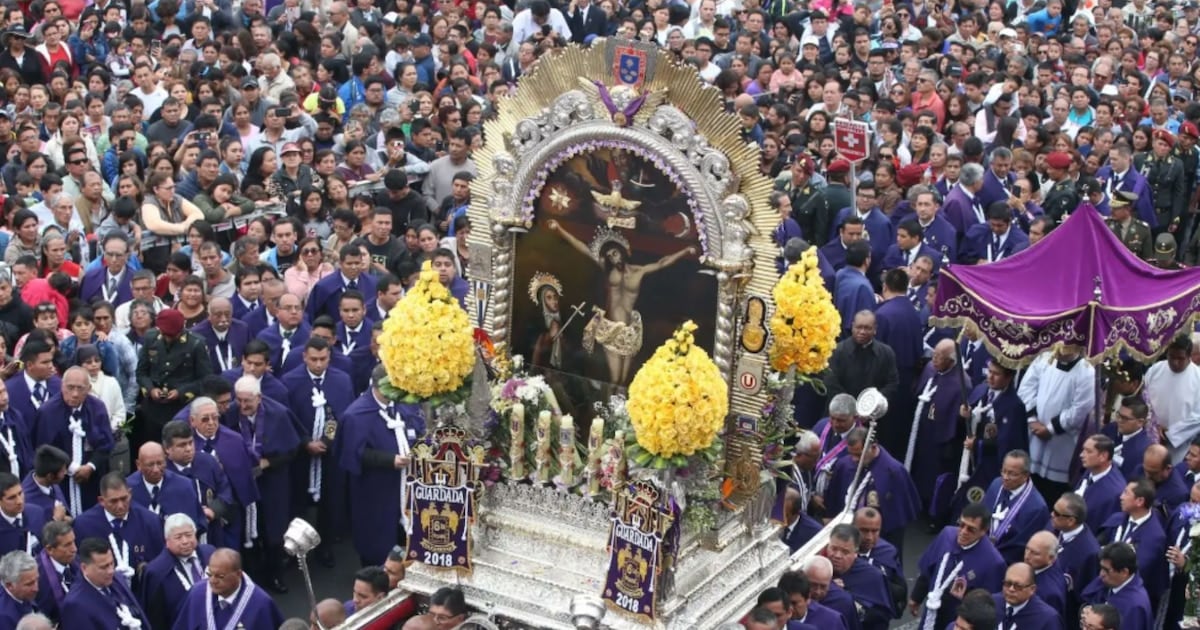 Caminar el Centro Histórico de Lima detrás del Cristo Moreno: la procesión que te atraviesa de fe y cajón