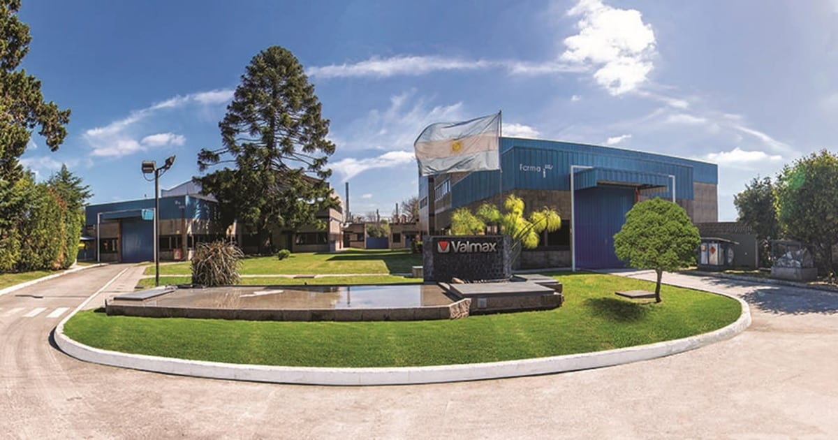 Valmax paraliza su planta en Ituzaingó, despide a medio plantel y acumula 196 cheques sin fondo por más de 156 millones de pesos