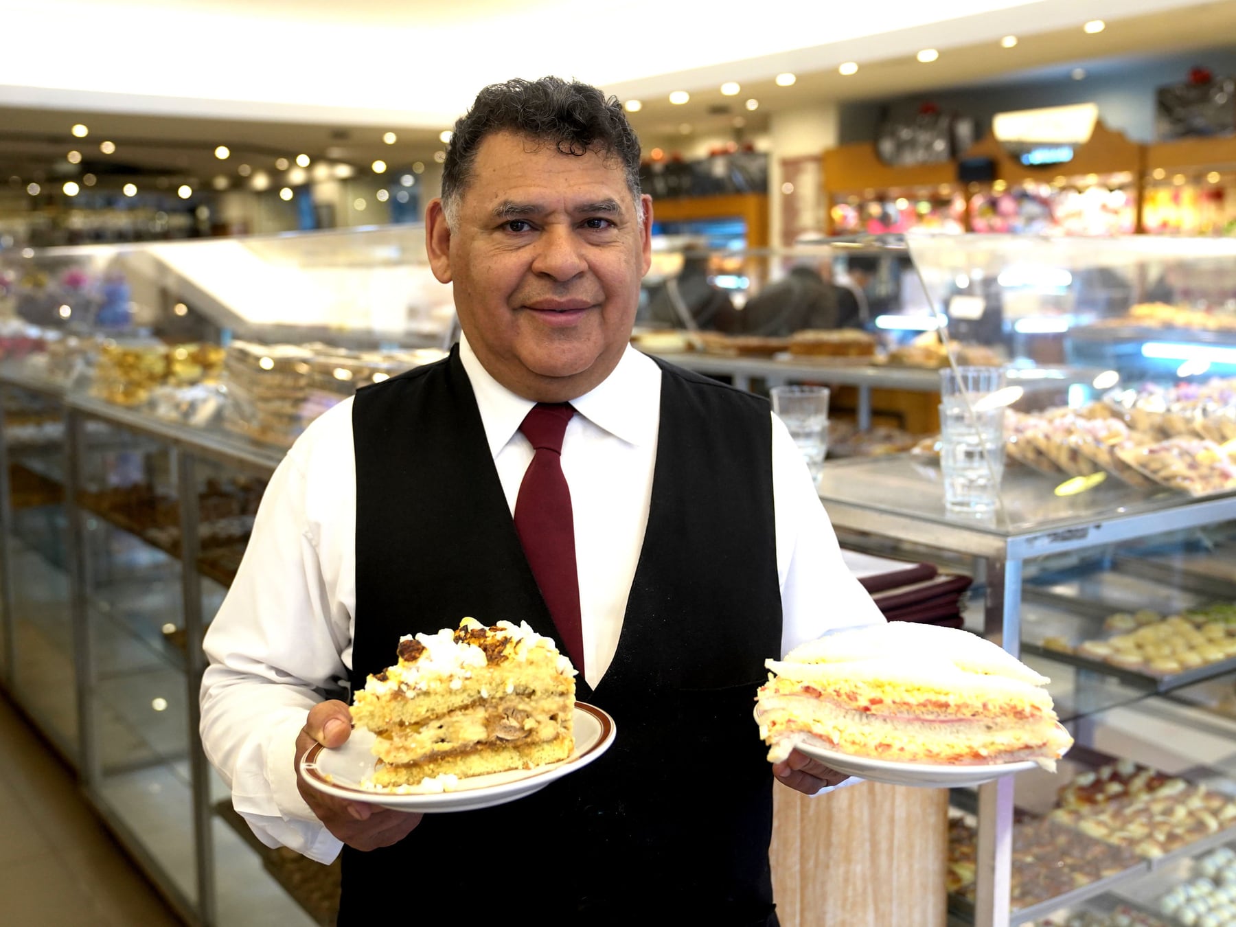 El Greco, el rincón de Caballito donde los sándwiches de miga se cortan como hace 70 años