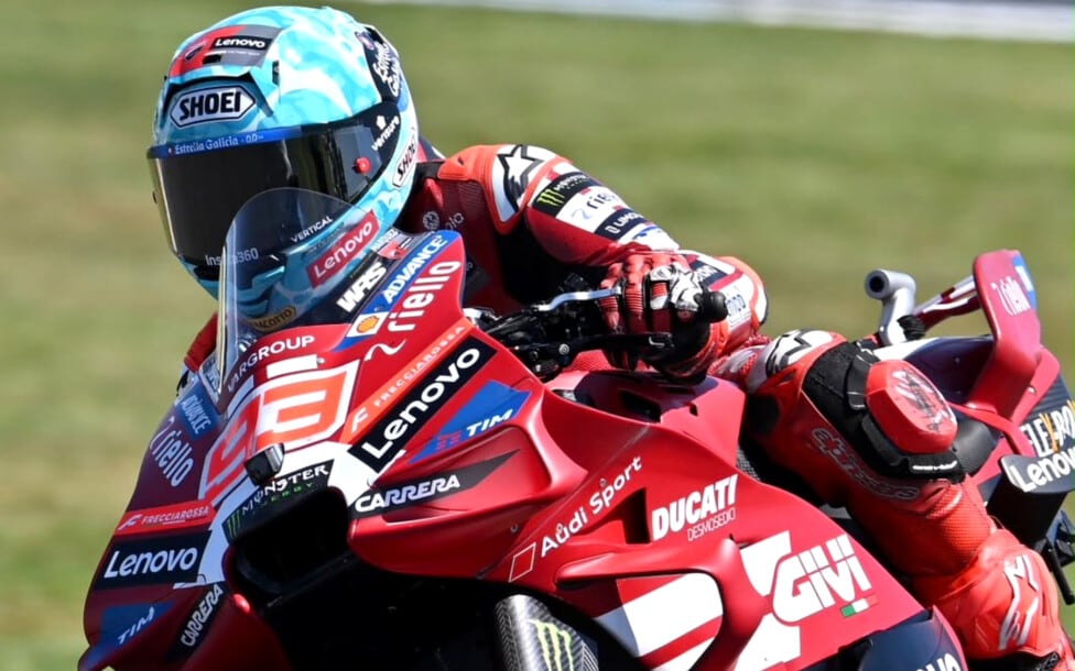 Márquez openeron Phillip Island con una vuelta de manual