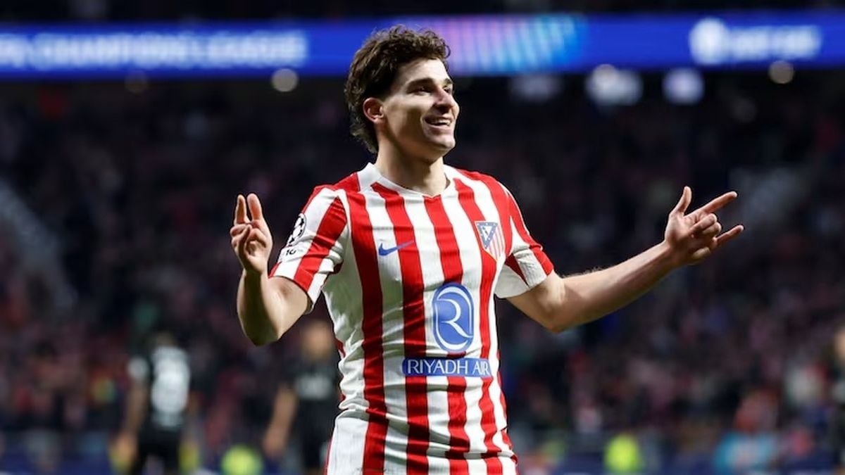 Álvarez desató la con un gol y dejó al Atlético a dos del Barcelona